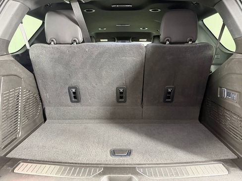 Used 2025 GMC Yukon Denali image 37