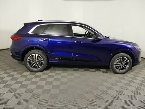 New 2025 Audi Q5 Premium image 2