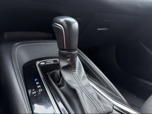 Used 2023 Toyota Corolla SE image 19