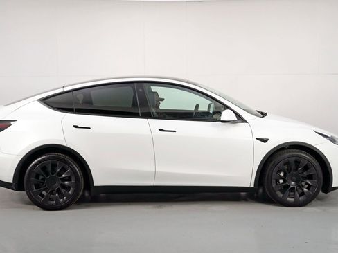 Used 2021 Tesla Model Y Long Range image 53