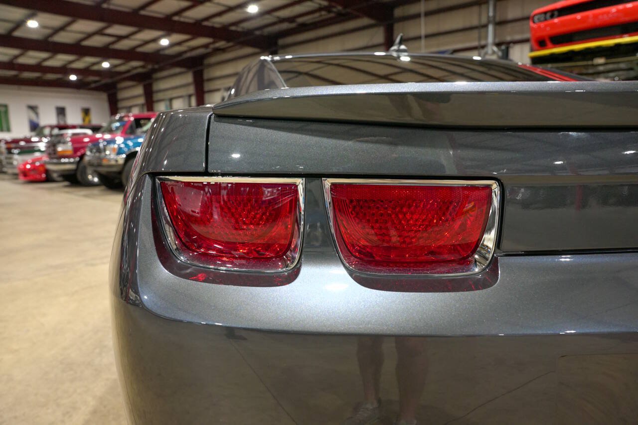 Used 2010 Chevrolet Camaro SS RWD image 34