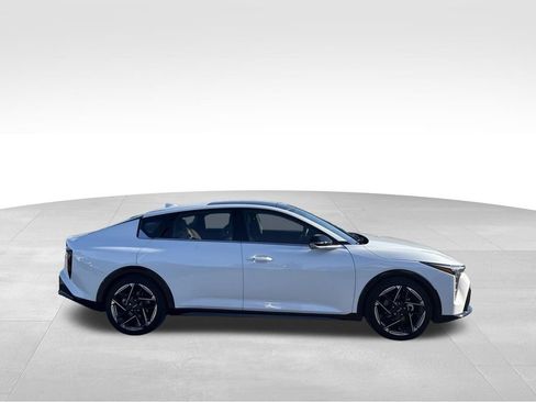 Certified 2025 Kia K4 GT-Line w/ GT-Line Premium Package FWD image 6