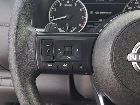 Used 2023 Nissan Pathfinder S image 23