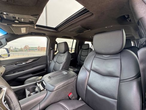 Used 2018 Cadillac Escalade ESV Platinum AWD/4WD image 24
