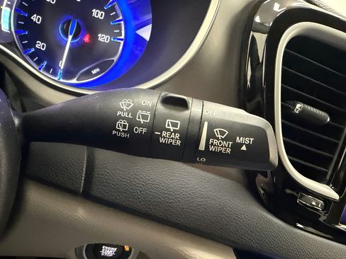 Used 2022 Chrysler Pacifica Touring-L FWD image 19