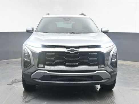 New 2026 Chevrolet Equinox ACTIV w/ Convenience Package III FWD image 3