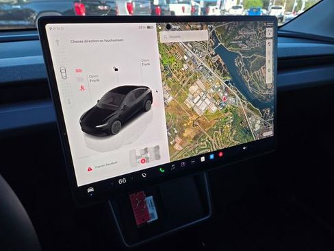 Used 2026 Tesla Model Y 2WD image 18