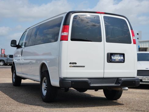 Used 2025 Chevrolet Express 3500 LS RWD image 5