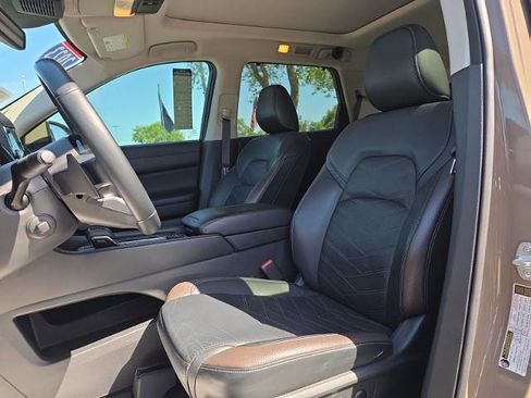 Certified 2023 Nissan Pathfinder Platinum w/ Cargo Package AWD/4WD image 19