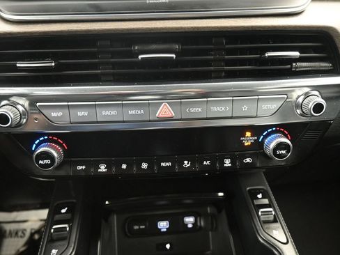 Used 2021 Kia Telluride EX w/ EX Premium Package FWD image 12