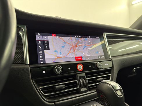 Certified 2024 Porsche Macan S AWD/4WD image 16