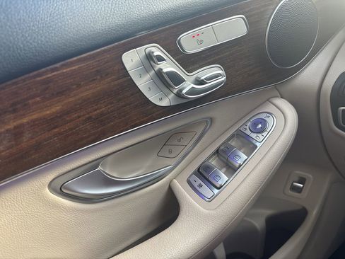 Used 2022 Mercedes-Benz GLC 300 image 27