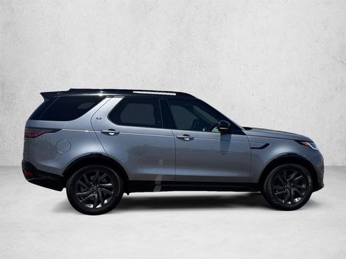 Used 2023 Land Rover Discovery HSE R-Dynamic AWD/4WD image 4