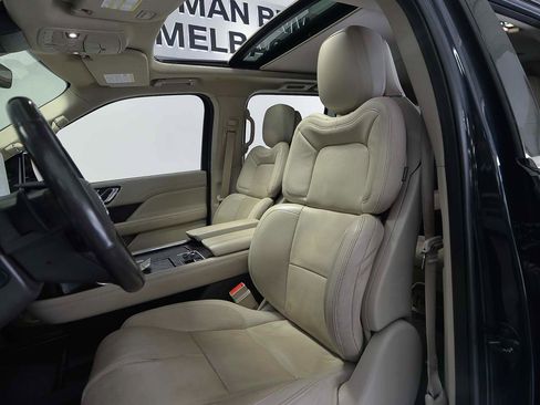 Used 2021 Lincoln Navigator Reserve w/ Luxury Package image 8