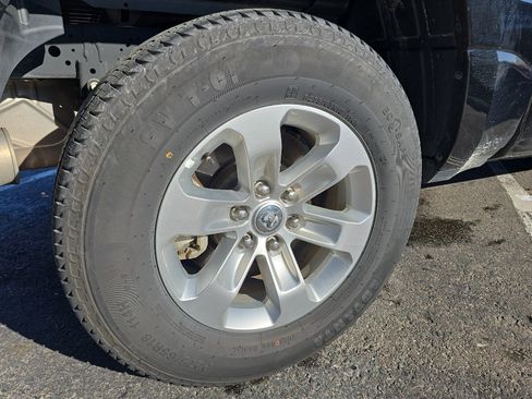 Used 2024 RAM 1500 Laramie image 36