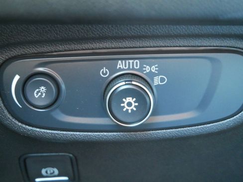 Used 2024 GMC Terrain SLE AWD/4WD image 32