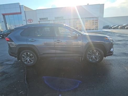 Used 2025 Toyota RAV4 Limited image 2