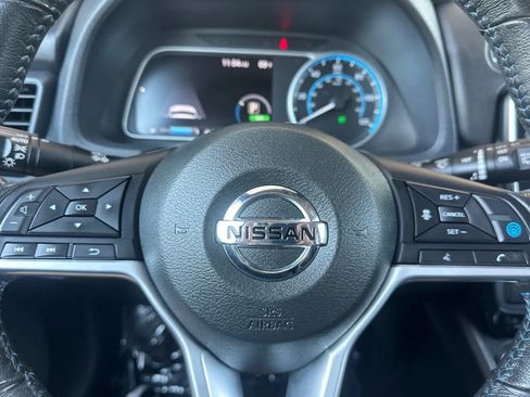 Used 2018 Nissan Leaf SV w/ SV Technology Package FWD image 24