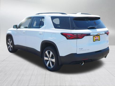 Used 2023 Chevrolet Traverse LT w/ LT Premium Package AWD/4WD image 5