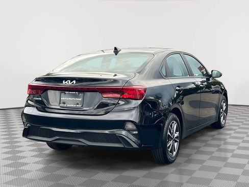 Certified 2023 Kia Forte LXS w/ LXS Technology Package FWD image 7
