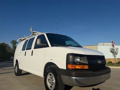 Used 2015 Chevrolet Express 2500 image 11