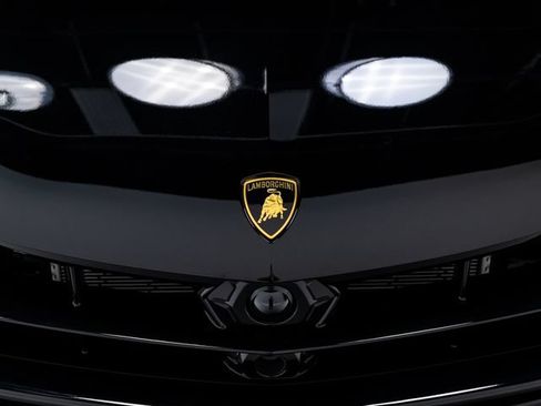 Used 2025 Lamborghini Urus SE AWD/4WD image 97