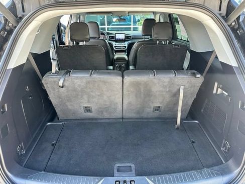 Certified 2022 Ford Explorer XLT w/ Equipment Group 202A RWD image 17