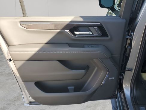 New 2026 GMC Yukon XL Elevation image 17