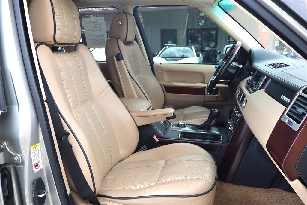 Used 2011 Land Rover Range Rover HSE LUX AWD/4WD image 18