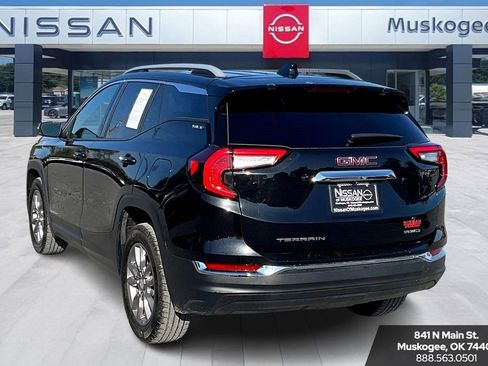 Used 2024 GMC Terrain SLT AWD/4WD image 4