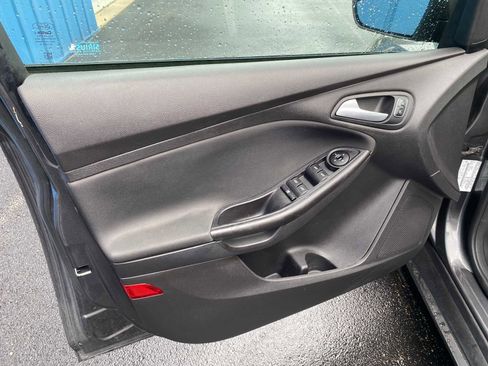 Used 2015 Ford Focus SE image 30