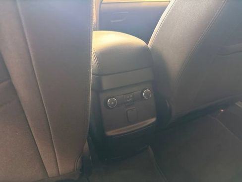 Used 2019 Ford Explorer XLT AWD/4WD image 20