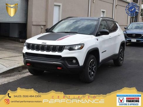Used 2025 Jeep Compass Trailhawk AWD/4WD image 1