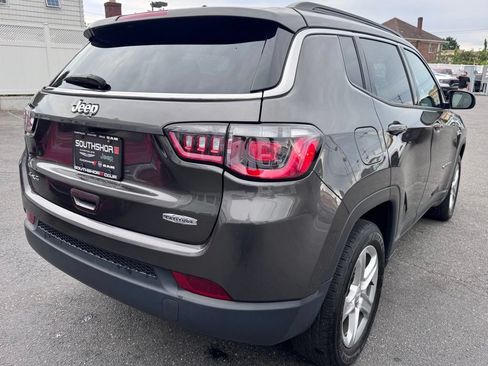 Used 2023 Jeep Compass Latitude w/ Convenience Group AWD/4WD image 7