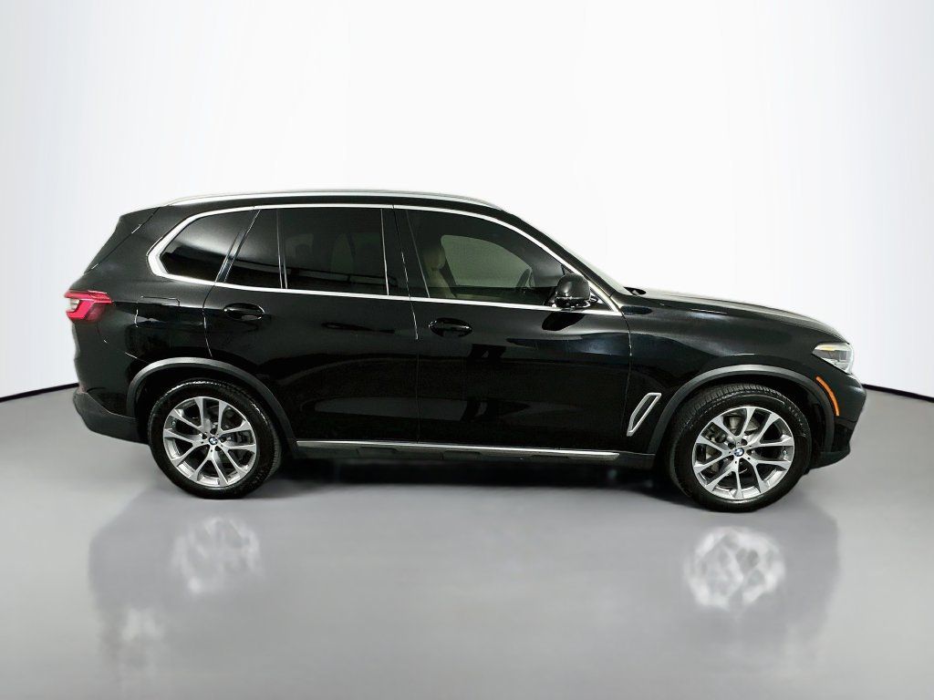 Used 2019 BMW X5 xDrive40i w/ Convenience Package AWD/4WD image 4
