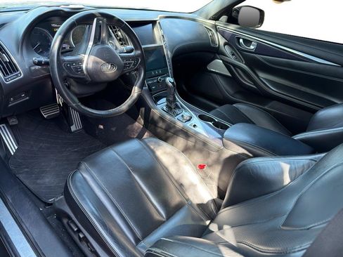 Used 2017 INFINITI Q60 Red Sport 400 RWD image 6