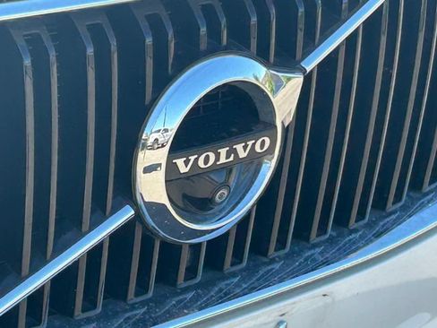Used 2017 Volvo XC90 T6 Momentum w/ Vision Package AWD/4WD image 10