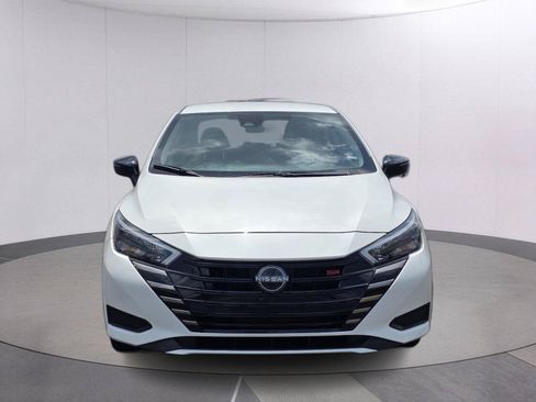 Used 2024 Nissan Versa SR FWD image 2
