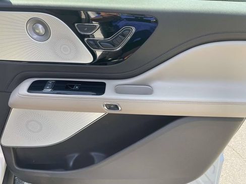 Used 2022 Lincoln Aviator Grand Touring w/ Equipment Group 301A AWD/4WD image 28
