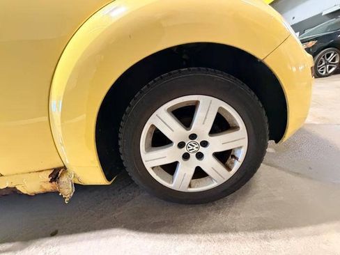 Used 2007 Volkswagen Beetle Coupe FWD image 13