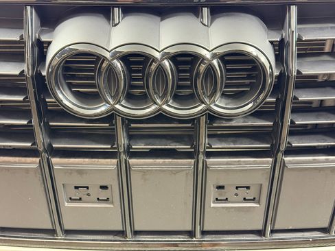 Certified 2025 Audi Q3 2.0T Premium w/ Convenience Package AWD/4WD image 20