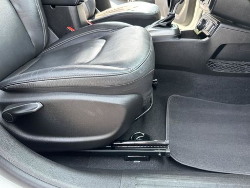 Used 2020 Jeep Renegade Limited w/ UConnect 8.4 Nav Group AWD/4WD image 44