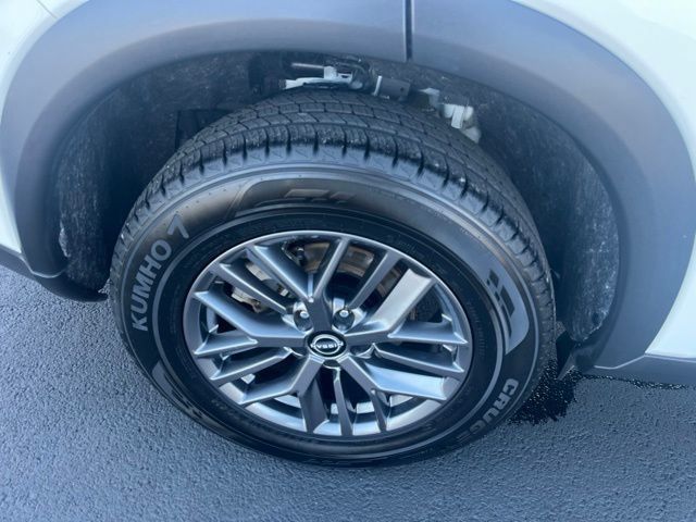 Used 2023 Nissan Rogue S AWD/4WD image 17