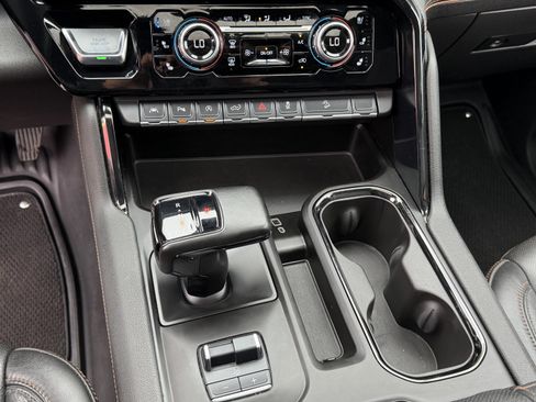 Used 2024 GMC Sierra 1500 AT4 w/ Technology Package image 23