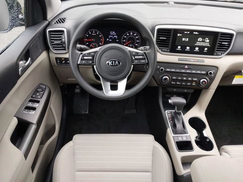 Certified 2022 Kia Sportage LX w/ LX FWD Value Edition Package image 15