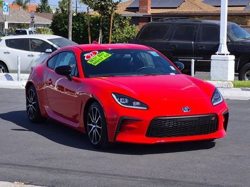 Used 2022 Toyota GR86 w/ ALL Weather Mat Package (TMS) RWD image 3