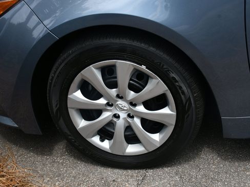 Used 2024 Toyota Corolla LE FWD image 20