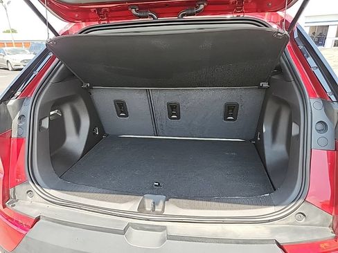 Used 2023 Chevrolet Bolt EUV LT w/ Comfort Package FWD image 8
