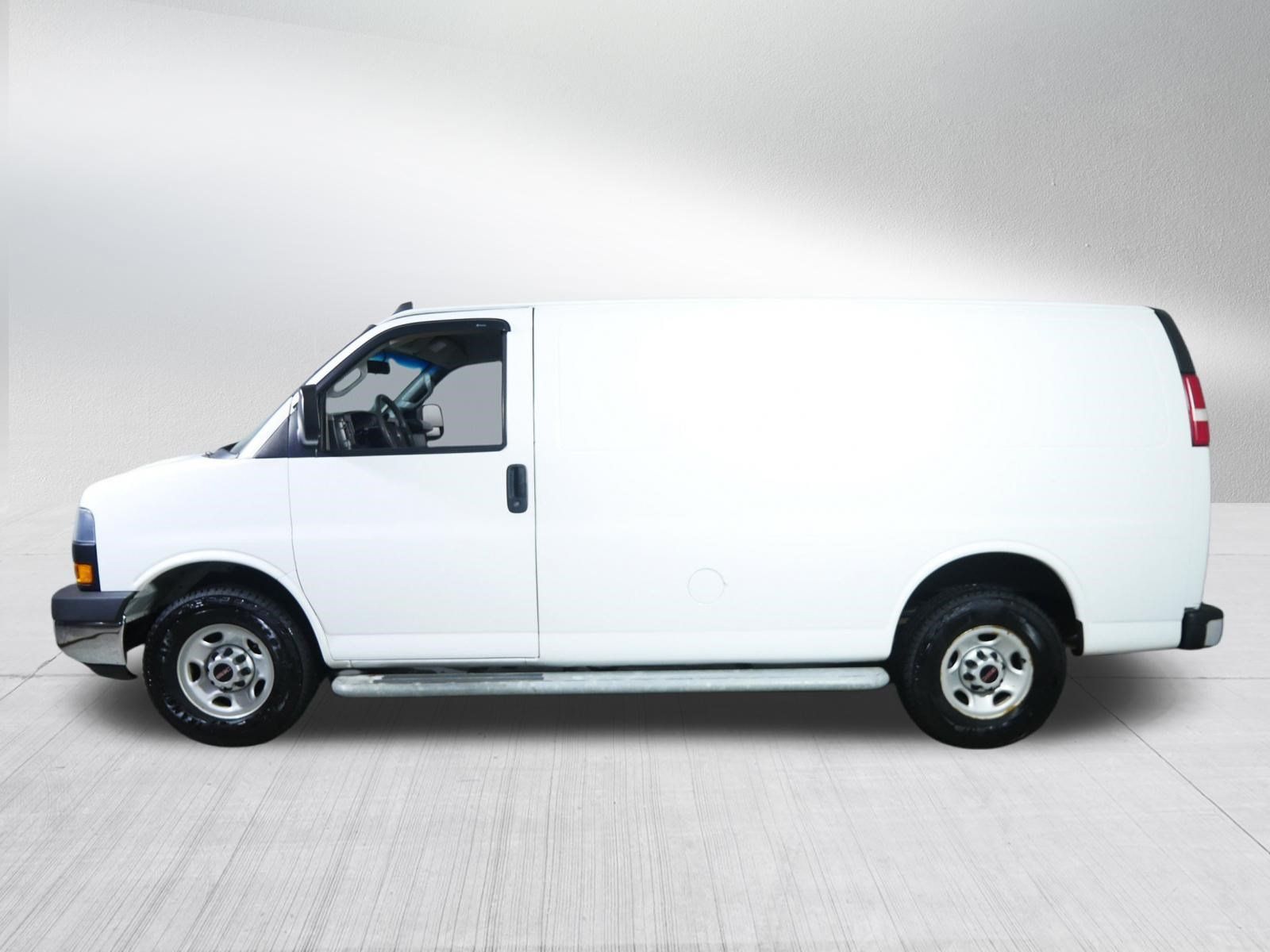 Used 2019 GMC Savana 2500 w/ Driver Convenience Package RWD image 4