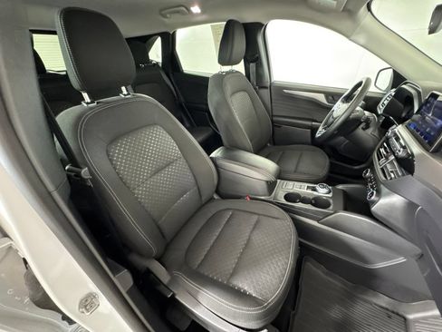 Used 2025 Ford Escape Active w/ Cold Weather Package AWD/4WD image 39